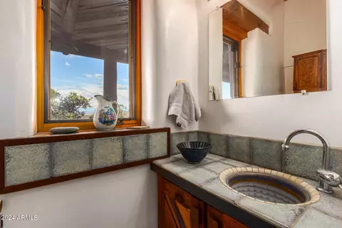 Bath - 2215 E Siesta Dr, Phoenix, AZ 85042 photo 2 of 6