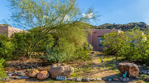 Exterior - 2215 E Siesta Dr, Phoenix, AZ 85042 photo 9 of 27