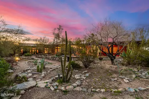 Exterior - 2215 E Siesta Dr, Phoenix, AZ 85042 photo 14 of 27