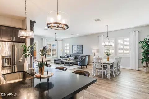 2123 W Red Fox Rd, Phoenix, AZ 85085