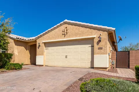 Exterior - 30813 N 25th Dr, Phoenix, AZ 85085 photo 6 of 14