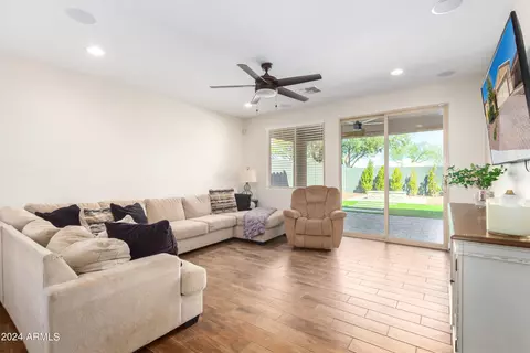 Living - 30813 N 25th Dr, Phoenix, AZ 85085 photo 1 of 2