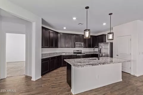 8119 W Lane Ave, Glendale, AZ 85303