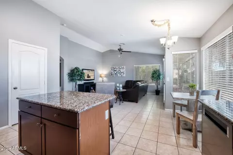 2826 E Park View Ln, Phoenix, AZ 85024 photo 9
