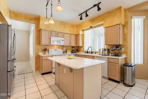 Kitchen - 2318 E Anchor Dr, Gilbert, AZ 85234 photo 2 of 4