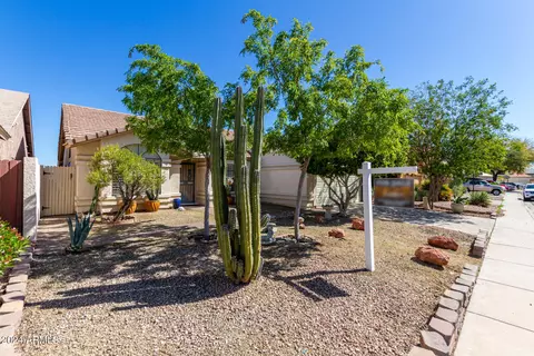 1910 E Behrend Dr, Phoenix, AZ 85024 photo 2