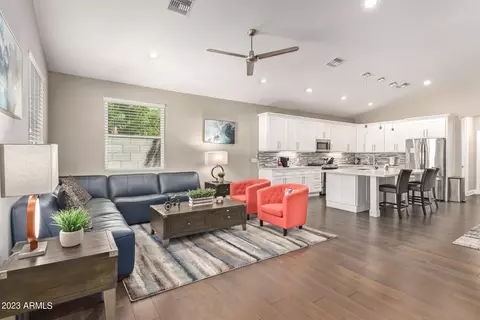 Living - 4202 N 18th Pl, Phoenix, AZ 85016 photo 3 of 3