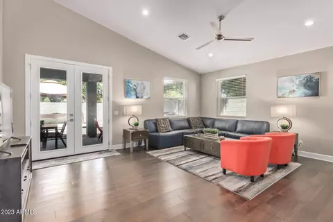 Living - 4202 N 18th Pl, Phoenix, AZ 85016 photo 2 of 3