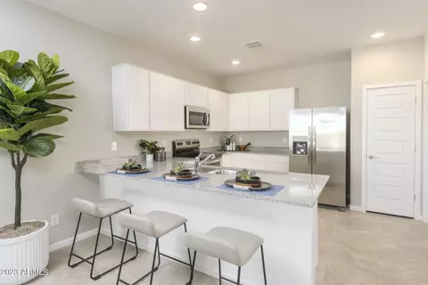 5928 S 25th Dr, Phoenix, AZ 85041