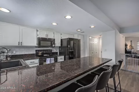 Kitchen - 170 E Guadalupe Rd #105, Gilbert, AZ 85234 photo 2 of 3