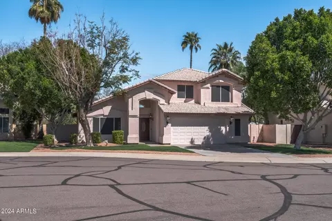 5716 W Blackhawk Dr, Glendale, AZ 85308