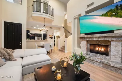 14450 N Thompson Peak Pkwy #110, Scottsdale, AZ 85260