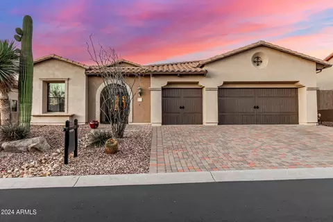 8136 E Sugarloaf Cir, Mesa, AZ 85207