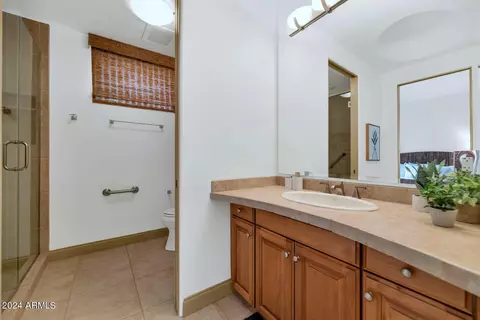 Bath - 8 E Biltmore Est #206, Phoenix, AZ 85016 photo 3 of 3