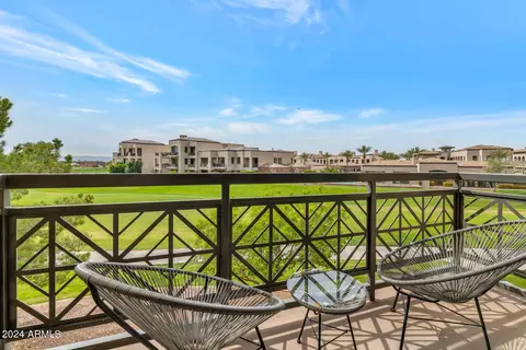 View/Area - 8 E Biltmore Est #206, Phoenix, AZ 85016 photo 1 of 4