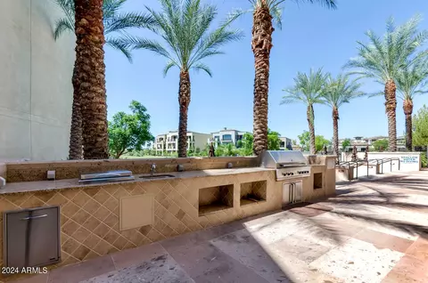 Exterior - 8 E Biltmore Est #206, Phoenix, AZ 85016 photo 4 of 5