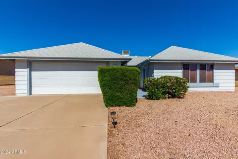11451 S Pawnee Cir, Phoenix, AZ 85044