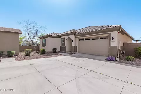 51 E Constitution Dr, Gilbert, AZ 85296