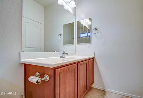Bath - 2140 E Kings Ave, Phoenix, AZ 85022 photo 11 of 11