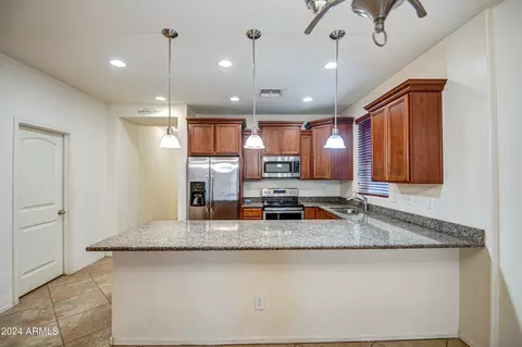 Kitchen - 2140 E Kings Ave, Phoenix, AZ 85022 photo 4 of 5