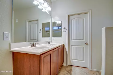 Bath - 2140 E Kings Ave, Phoenix, AZ 85022 photo 4 of 11