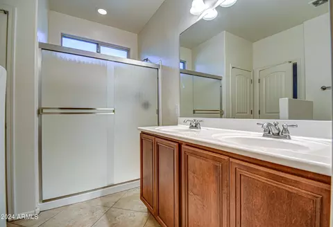 Bath - 2140 E Kings Ave, Phoenix, AZ 85022 photo 3 of 11