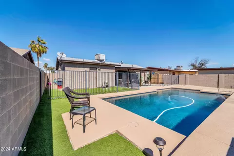 2337 W Hartford Ave, Phoenix, AZ 85023