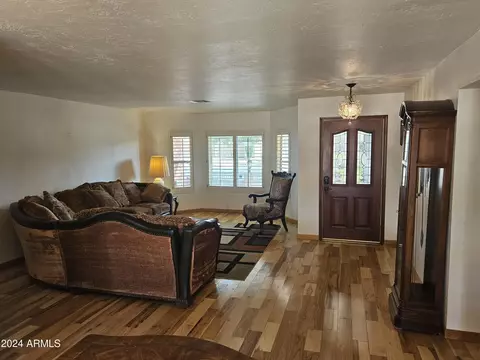 948 E Grandview Rd, Phoenix, AZ 85022 photo 9