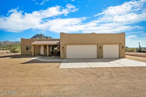 48118 N Coyote Pass Rd, New River, AZ 85087
