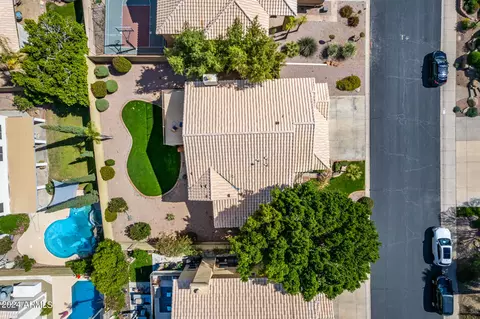 View/Area - 1726 E Sheena Dr, Phoenix, AZ 85022 photo 1 of 10