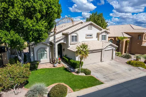 Exterior - 1726 E Sheena Dr, Phoenix, AZ 85022 photo 9 of 11