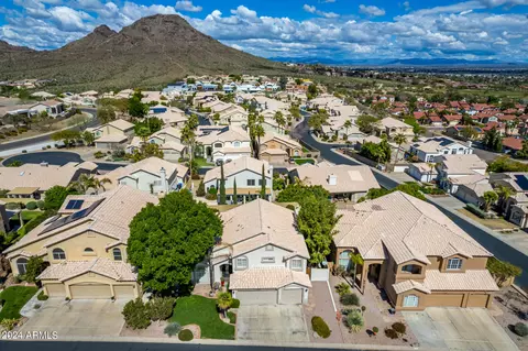 View/Area - 1726 E Sheena Dr, Phoenix, AZ 85022 photo 5 of 10