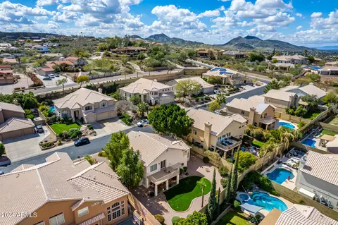 View/Area - 1726 E Sheena Dr, Phoenix, AZ 85022 photo 9 of 10