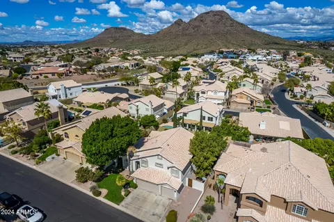 View/Area - 1726 E Sheena Dr, Phoenix, AZ 85022 photo 4 of 10