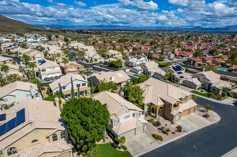 View/Area - 1726 E Sheena Dr, Phoenix, AZ 85022 photo 6 of 10