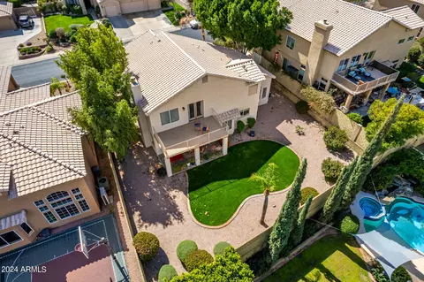 View/Area - 1726 E Sheena Dr, Phoenix, AZ 85022 photo 2 of 10