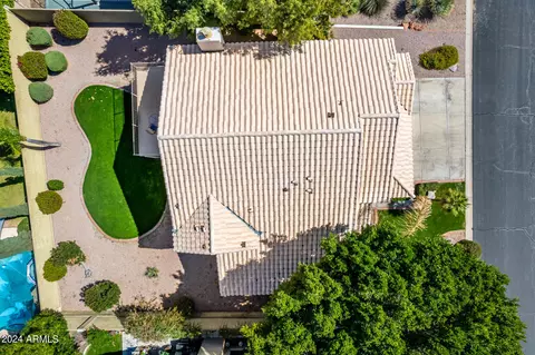 Exterior - 1726 E Sheena Dr, Phoenix, AZ 85022 photo 10 of 11
