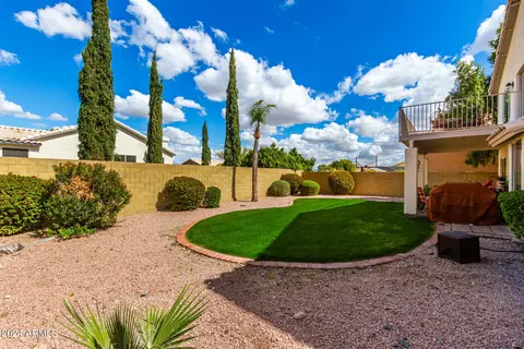 Exterior - 1726 E Sheena Dr, Phoenix, AZ 85022 photo 4 of 11