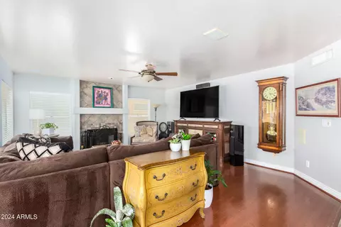 Living - 1726 E Sheena Dr, Phoenix, AZ 85022 photo 2 of 5