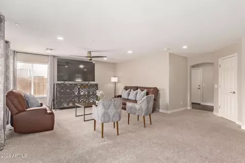 Living - 2537 E Sagebrush St, Gilbert, AZ 85296 photo 3 of 4