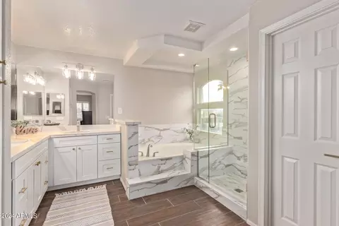 Bath - 2537 E Sagebrush St, Gilbert, AZ 85296 photo 2 of 7