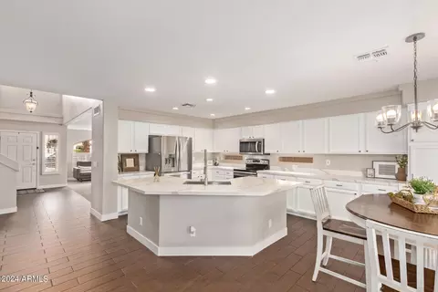 Kitchen - 2537 E Sagebrush St, Gilbert, AZ 85296 photo 2 of 6