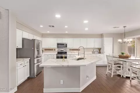 Kitchen - 2537 E Sagebrush St, Gilbert, AZ 85296 photo 3 of 6