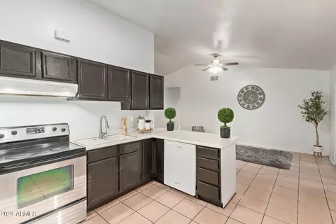 Kitchen - 452 S Silver Dr, Apache Junction, AZ 85120 photo 3 of 3