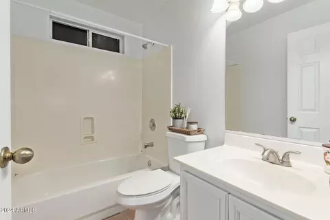 Bath - 452 S Silver Dr, Apache Junction, AZ 85120 photo 1 of 2