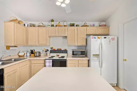 Kitchen - 5808 E Brown Rd #12, Mesa, AZ 85205 photo 3 of 4