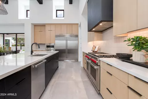 Kitchen - 4164 N 33rd St, Phoenix, AZ 85018 photo 2 of 5
