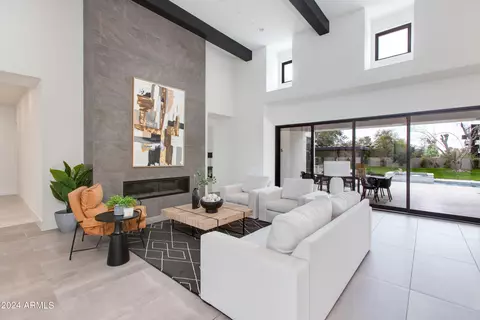 Living - 4164 N 33rd St, Phoenix, AZ 85018 photo 1 of 3