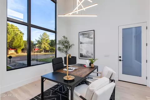 Dining - 4164 N 33rd St, Phoenix, AZ 85018 photo 2 of 3
