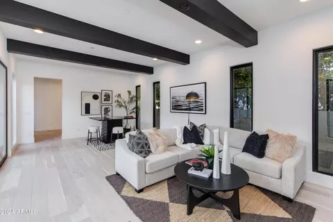 Living - 4164 N 33rd St, Phoenix, AZ 85018 photo 3 of 3